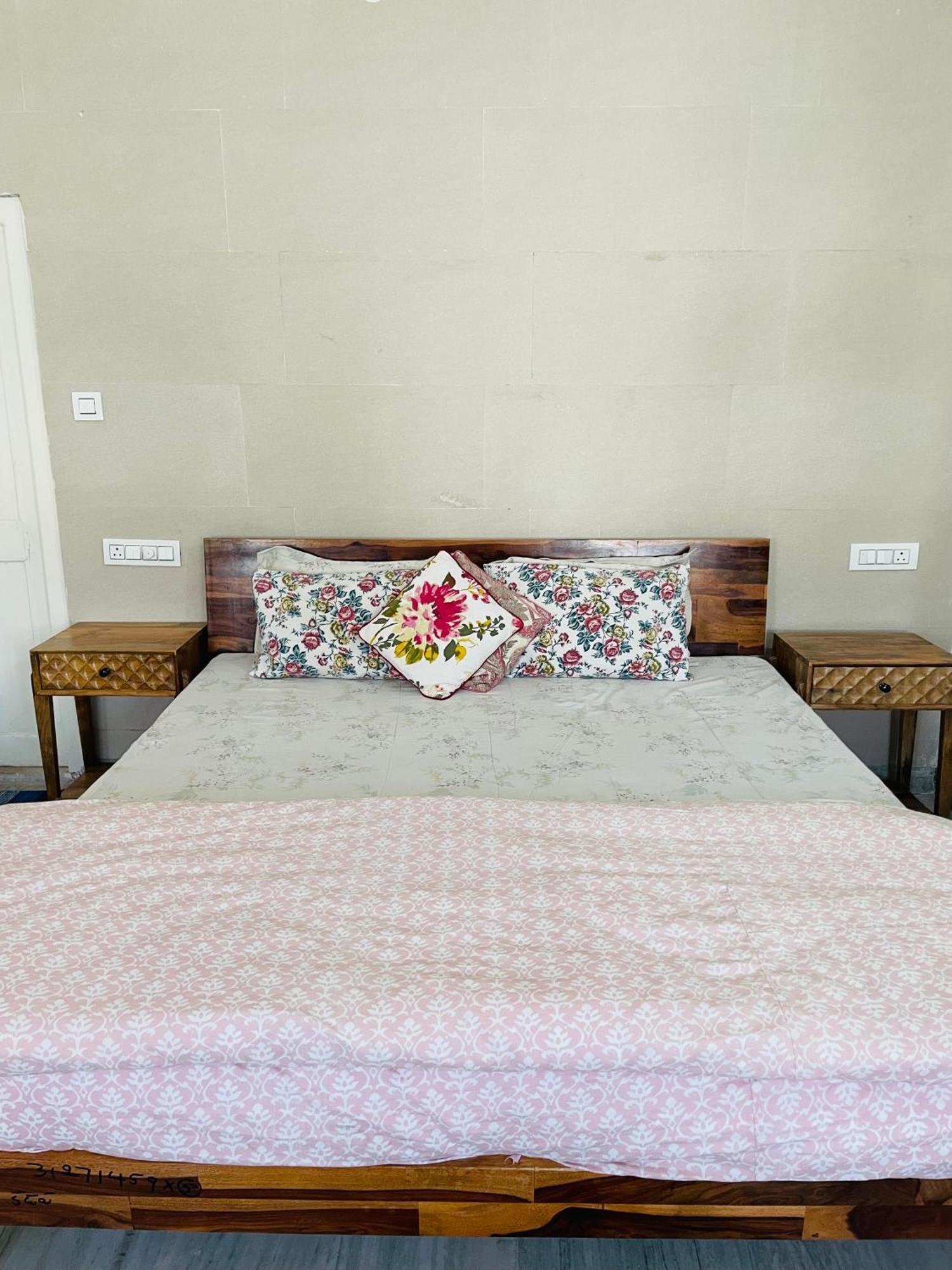 Atithya Apartment Udaipur Bagian luar foto